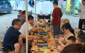 溯溪行，乐在其中，点滴幽默，让山水间尽显温馨与欢乐！